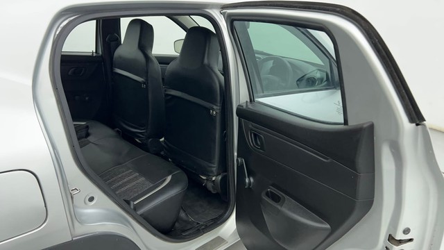 Second-hand 2017 Renault KWID 1.0 RXT AMT Opt for sale in Ahmedabad-37