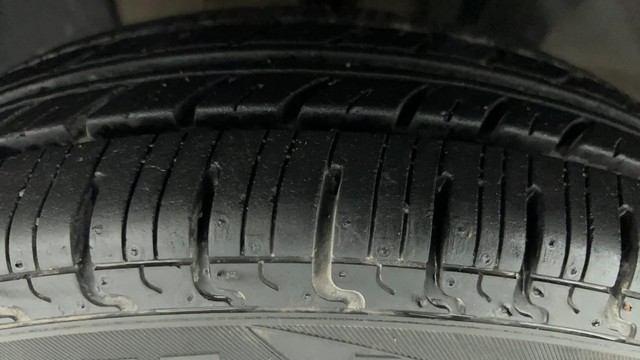 Second-hand 2017 Renault KWID 1.0 RXT AMT Opt for sale in Ahmedabad-28