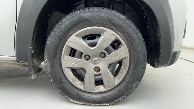 Second-hand 2017 Renault KWID 1.0 RXT AMT Opt for sale in Ahmedabad-17