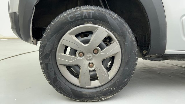 Second-hand 2017 Renault KWID 1.0 RXT AMT Opt for sale in Ahmedabad-18