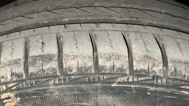 Second-hand 2017 Volkswagen Ameo Cup Edition Comfortline for sale in Kolkata-37