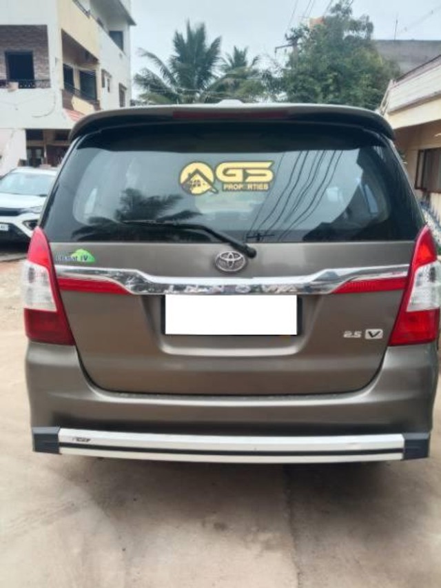 Toyota Innova 2.5 G (Diesel) 7 Seater BS IV Second-hand 2015 Toyota Innova 2.5 G (Diesel) 7 Seater BS IV for sale in Gadag-1