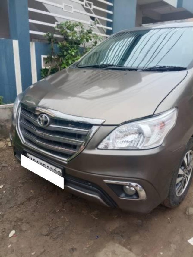 Toyota Innova 2.5 G (Diesel) 7 Seater BS IV Second-hand 2015 Toyota Innova 2.5 G (Diesel) 7 Seater BS IV for sale in Gadag-2