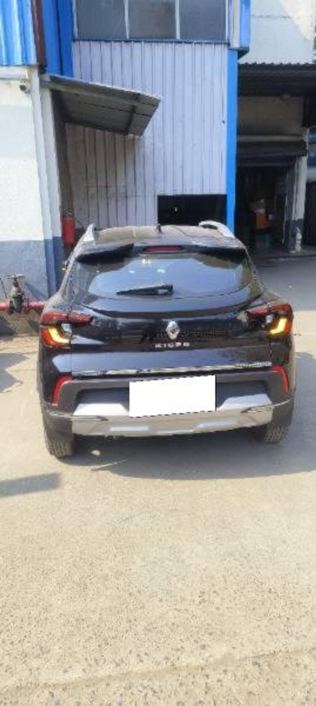 Second-hand 2025 Renault Kiger RXT Opt for sale in Daman-1