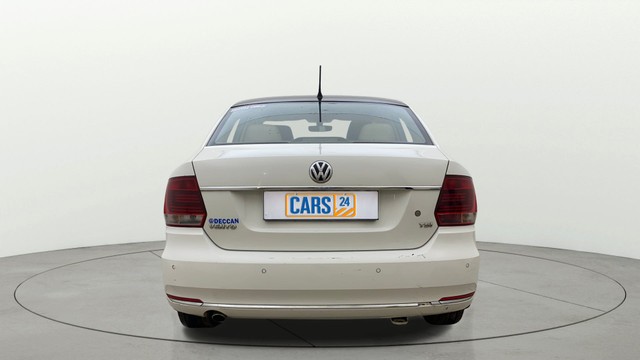 Second-hand 2018 Volkswagen Vento 1.2 Highline Plus AT 16 Alloy for sale in Hyderabad-3