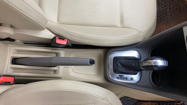 Second-hand 2018 Volkswagen Vento 1.2 Highline Plus AT 16 Alloy for sale in Hyderabad-13