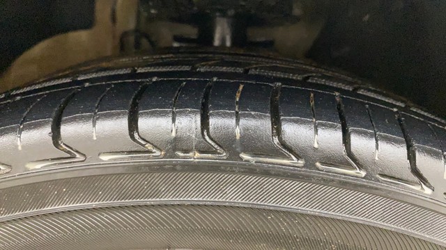 Second-hand 2018 Volkswagen Vento 1.2 Highline Plus AT 16 Alloy for sale in Hyderabad-28