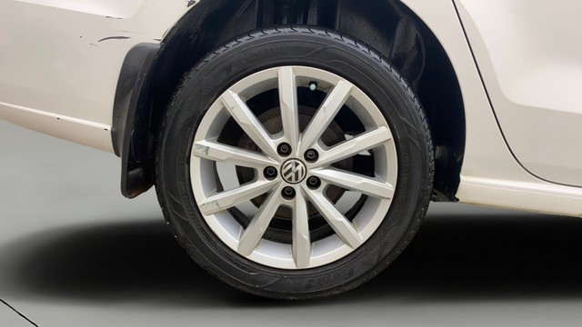 Second-hand 2018 Volkswagen Vento 1.2 Highline Plus AT 16 Alloy for sale in Hyderabad-24
