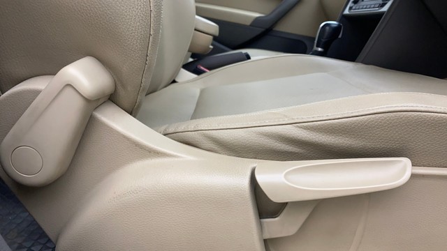 Second-hand 2018 Volkswagen Vento 1.2 Highline Plus AT 16 Alloy for sale in Hyderabad-18