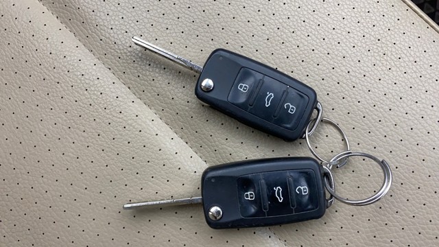 Second-hand 2018 Volkswagen Vento 1.2 Highline Plus AT 16 Alloy for sale in Hyderabad-21