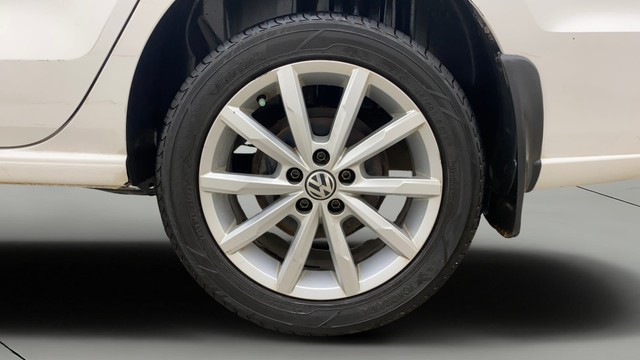 Second-hand 2018 Volkswagen Vento 1.2 Highline Plus AT 16 Alloy for sale in Hyderabad-26