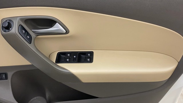 Second-hand 2018 Volkswagen Vento 1.2 Highline Plus AT 16 Alloy for sale in Hyderabad-17