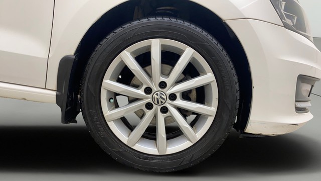 Second-hand 2018 Volkswagen Vento 1.2 Highline Plus AT 16 Alloy for sale in Hyderabad-23