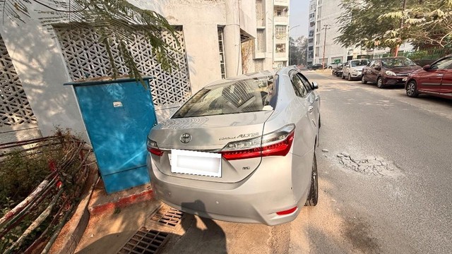 Second-hand 2019 Toyota Corolla Altis 1.8 VL CVT for sale in Noida-5