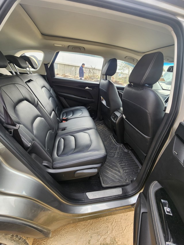 Second-hand 2020 MG Hector Hybrid Sharp MT for sale in New Delhi-3