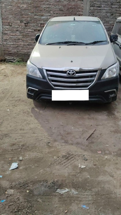 Second-hand 2014 Toyota Innova 2.0 VX (Petrol) 7 Seater for sale in Patna