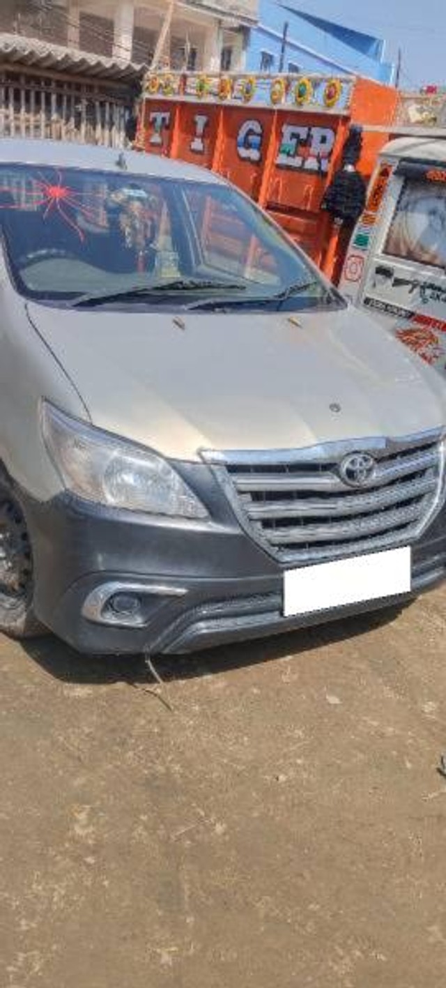 Second-hand 2014 Toyota Innova 2.0 VX (Petrol) 7 Seater for sale in Patna-1