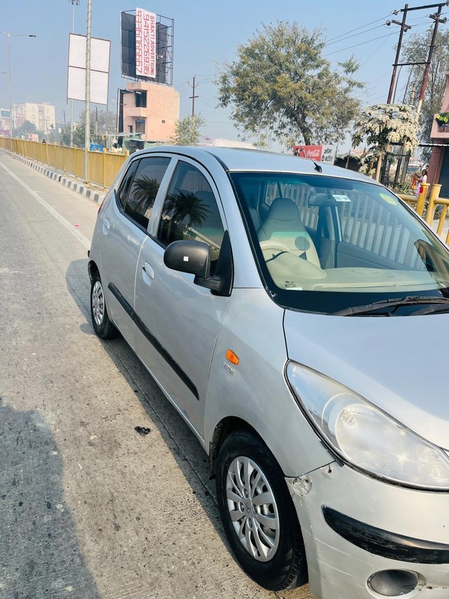 Second-hand 2009 Hyundai i10 Era for sale in Varanasi-5