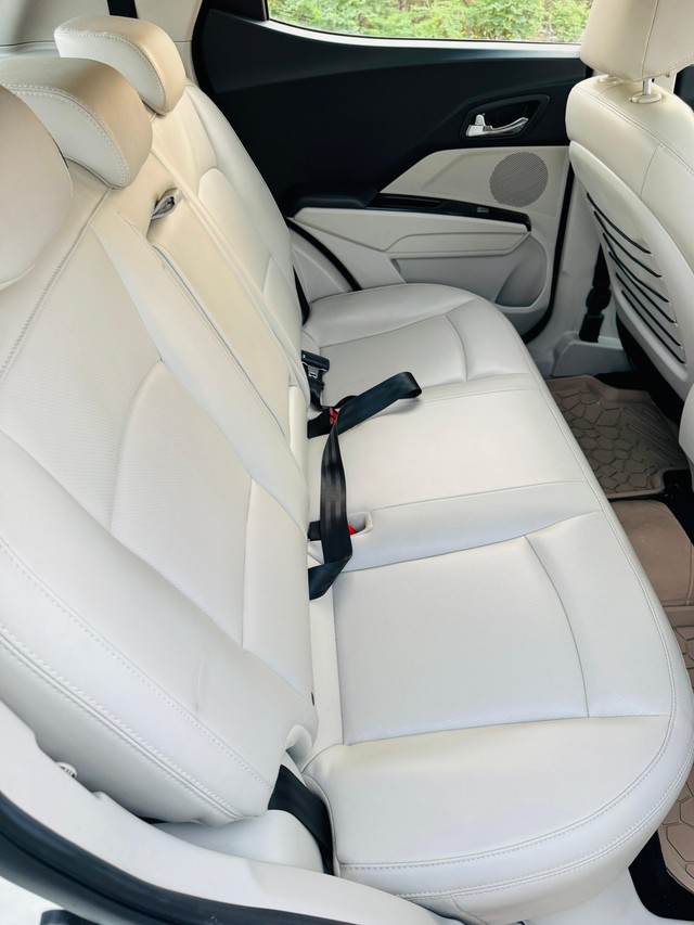 Second-hand 2022 Mahindra XUV300 W8 Diesel Sunroof BSVI for sale in Hyderabad-9