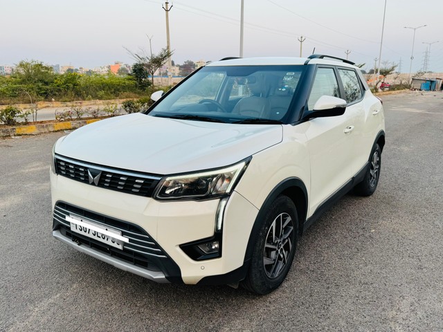 Second-hand 2022 Mahindra XUV300 W8 Diesel Sunroof BSVI for sale in Hyderabad-3