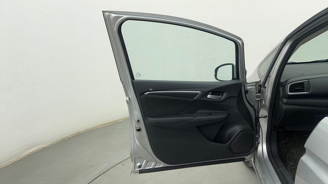 Second-hand 2016 Honda Jazz VX for sale in Pune-29