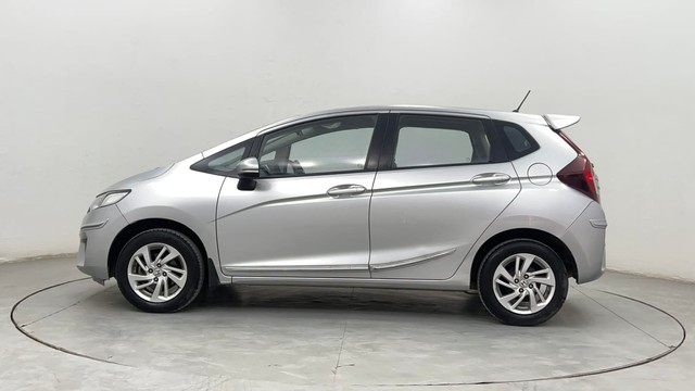 Second-hand 2016 Honda Jazz VX for sale in Pune-6