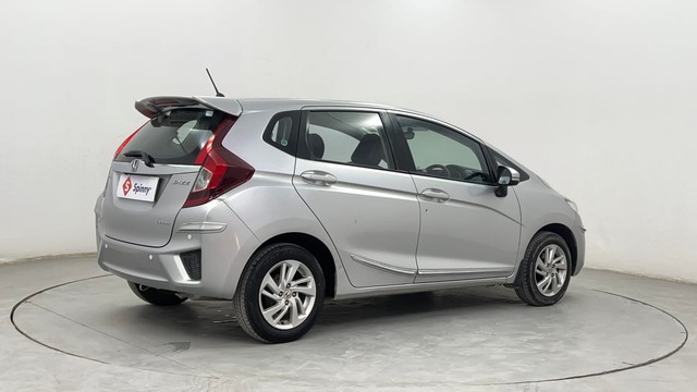 Second-hand 2016 Honda Jazz VX for sale in Pune-3