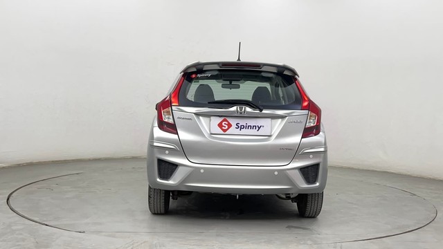 Second-hand 2016 Honda Jazz VX for sale in Pune-4