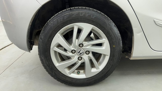 Second-hand 2016 Honda Jazz VX for sale in Pune-18