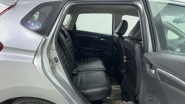 Second-hand 2016 Honda Jazz VX for sale in Pune-25