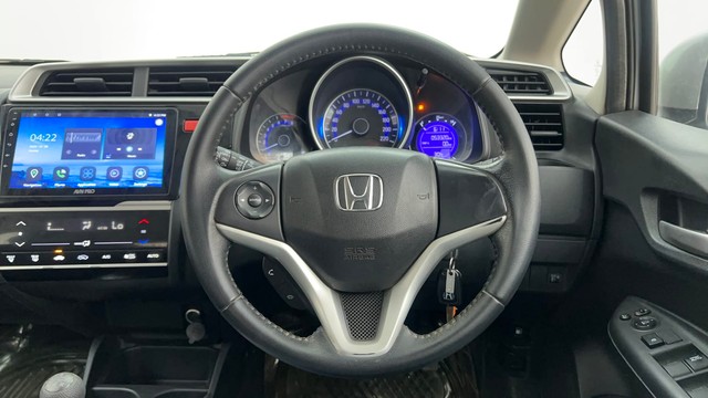 Second-hand 2016 Honda Jazz VX for sale in Pune-30