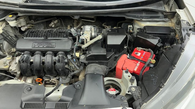 Second-hand 2017 Honda WR-V i-VTEC VX for sale in Ahmedabad-37