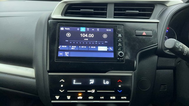 Second-hand 2017 Honda WR-V i-VTEC VX for sale in Ahmedabad-26