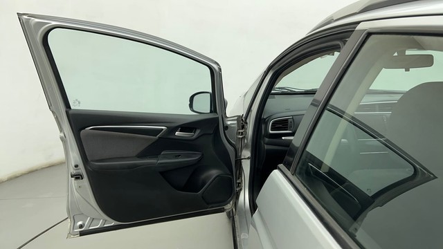 Second-hand 2017 Honda WR-V i-VTEC VX for sale in Ahmedabad-32