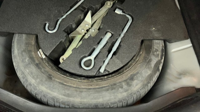 Second-hand 2017 Honda WR-V i-VTEC VX for sale in Ahmedabad-21