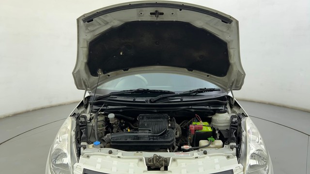 Second-hand 2013 Maruti Swift LXi for sale in Ahmedabad-8