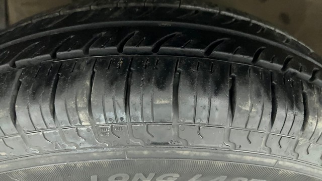 Second-hand 2013 Maruti Swift LXi for sale in Ahmedabad-28