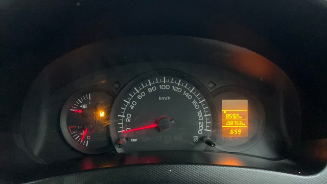 Second-hand 2013 Maruti Swift LXi for sale in Ahmedabad-13