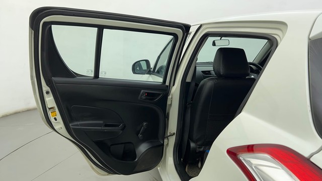 Second-hand 2013 Maruti Swift LXi for sale in Ahmedabad-25