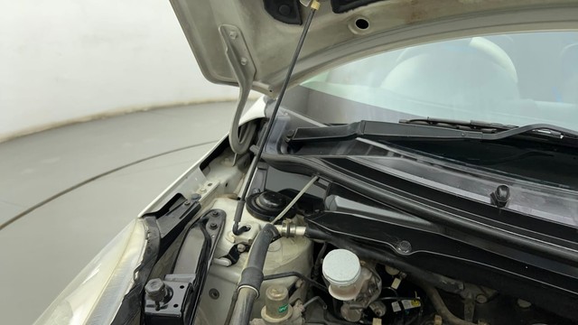 Second-hand 2013 Maruti Swift LXi for sale in Ahmedabad-32