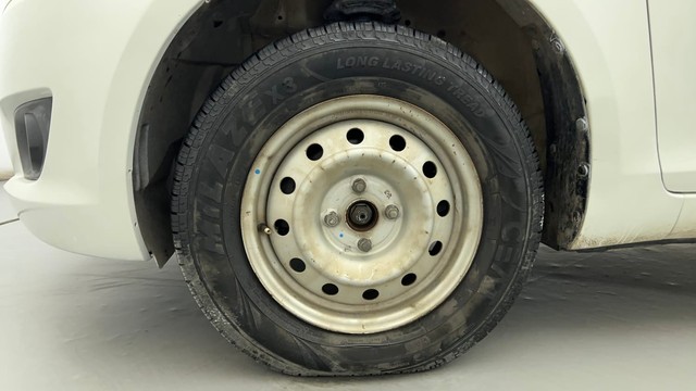 Second-hand 2013 Maruti Swift LXi for sale in Ahmedabad-20