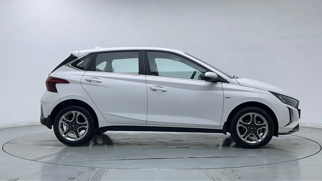 Second-hand 2024 Hyundai i20 Sportz 1.2 for sale in Sonipat-2