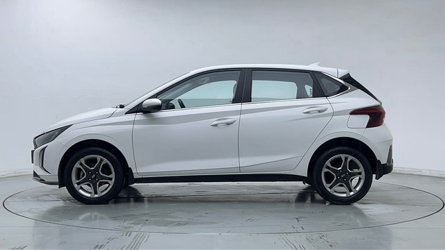 Second-hand 2024 Hyundai i20 Sportz 1.2 for sale in Sonipat-6