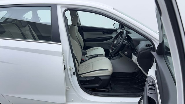 Second-hand 2024 Hyundai i20 Sportz 1.2 for sale in Sonipat-15