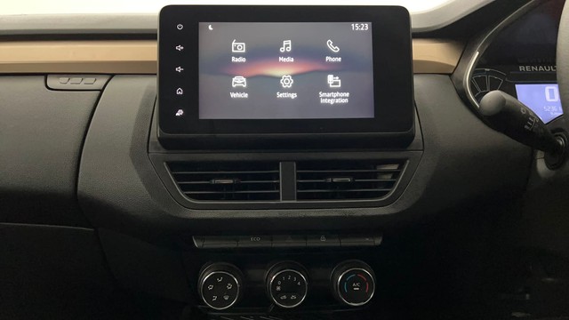 Second-hand 2021 Renault Kiger RXT Turbo for sale in Lucknow-24