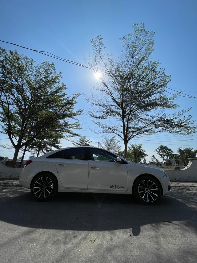 Second-hand 2013 Chevrolet Cruze LTZ for sale in Ludhiana-3