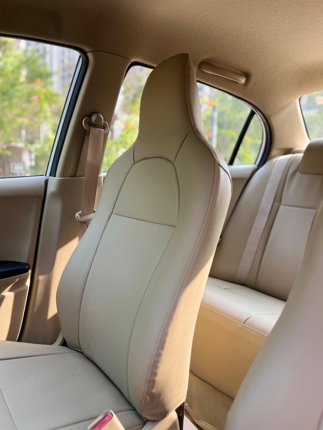 Second-hand 2016 Honda Amaze VX CVT i-VTEC for sale in Mumbai-40