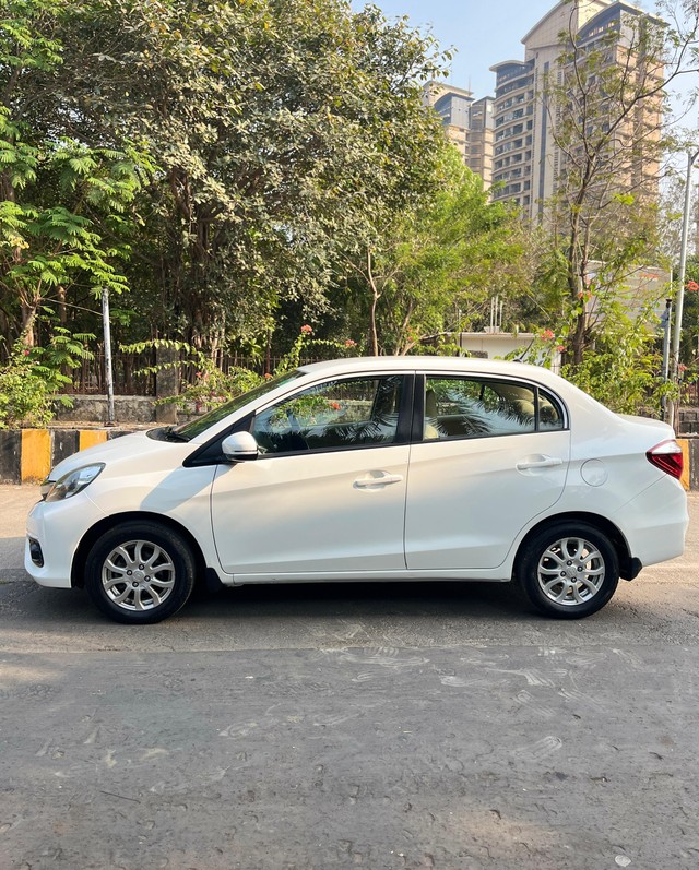 Second-hand 2016 Honda Amaze VX CVT i-VTEC for sale in Mumbai-3