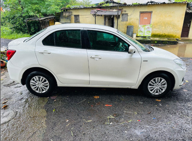 Second-hand 2018 Maruti Swift Dzire AMT VXI for sale in Thane-1