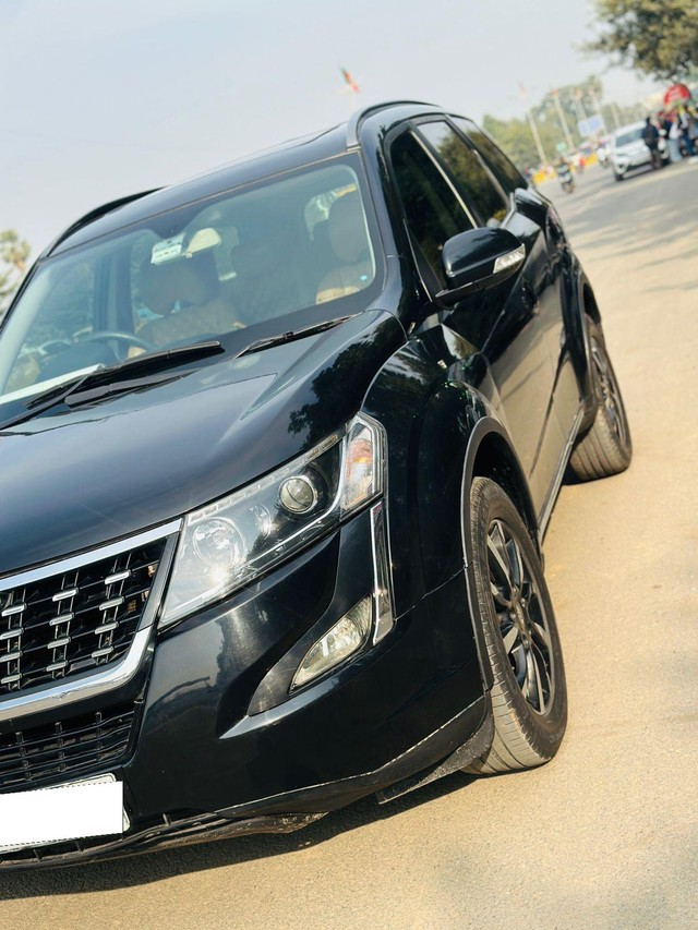 Second-hand 2018 Mahindra XUV500 W11 FWD Diesel for sale in Patna-2